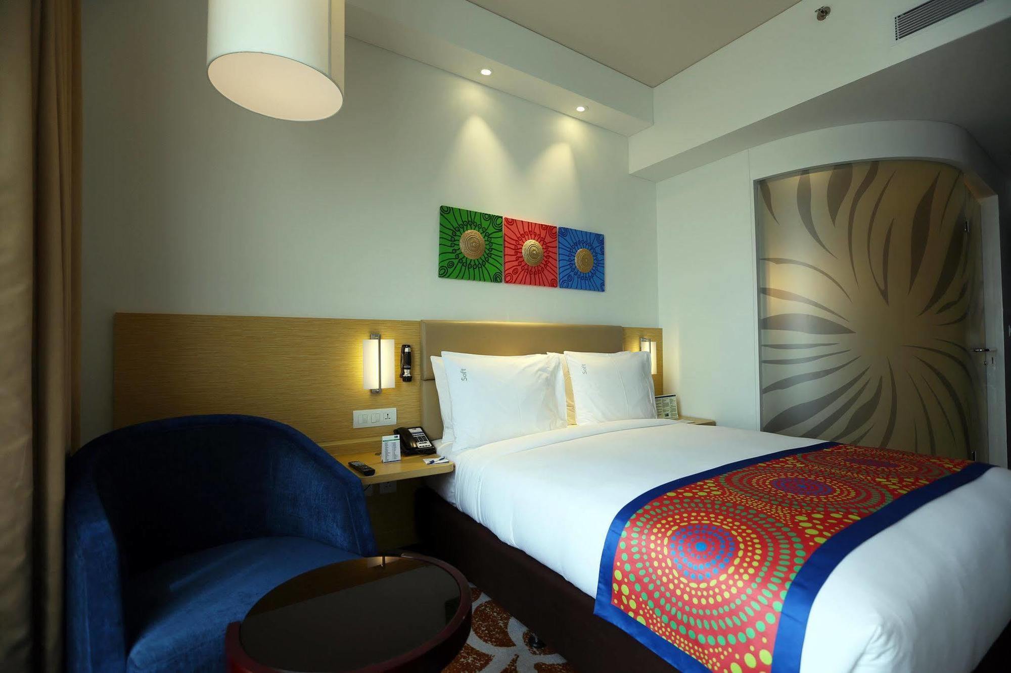 Holiday Inn Express Chennai Old Mahabalipuram Road Buitenkant foto